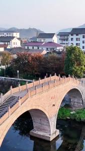 《沿着总书记的足迹·民生系列》浙江枫桥篇