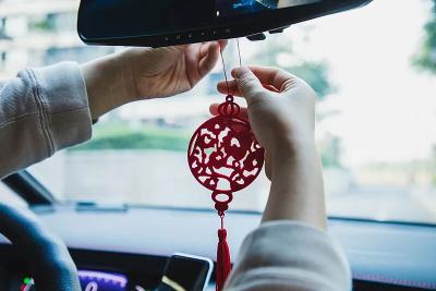 看似可爱实则隐患极大 这几样东西别放车里→