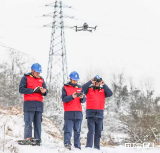 湖北枣阳：采取无人机＋人工巡视方式巡视观冰确保电网运行安全