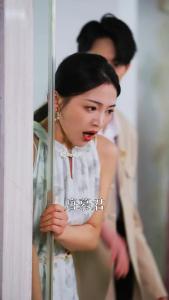 她在寒风中绽放48