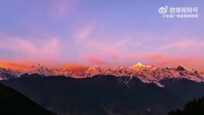 梦回千年、牵手时尚、楚雄彝绣、世界共享！