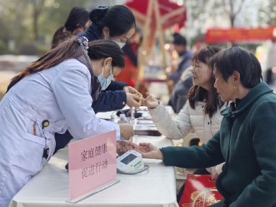 腊八传情庆新年——春风里社区举办“冬日暖心・邻里共乐”腊八主题活动