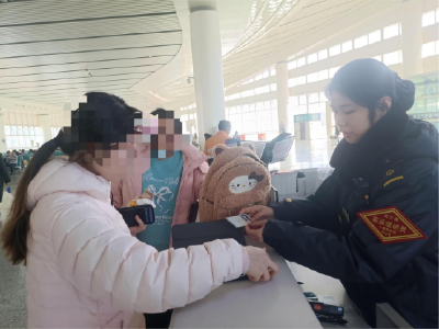 关键时刻！十堰东站帮旅客找回进站前遗失的重要背包