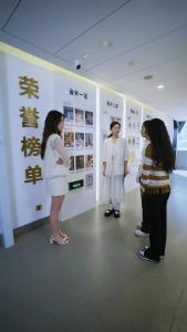 她在寒风中绽放43