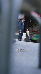 她在寒风中绽放8