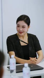 她在寒风中绽放76