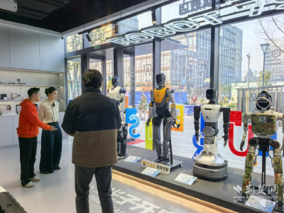 直击人形机器人“特训营” 解锁机器人“养成秘籍”