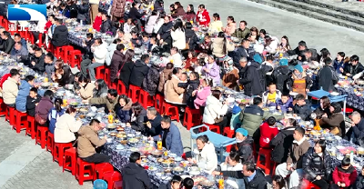 湖北恩施：“刨汤宴”开席  带旺乡村文旅消费