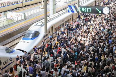 2月13日全社会跨区域人员流动量预计超2.8亿人次