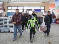 图集丨春运首日荆州机器人交警“上岗” 以科技赋能交通管理