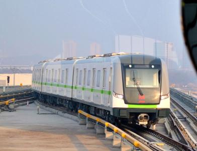 武汉地铁4号线末班车今日延时至24点