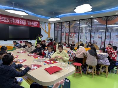 冬日暖心礼·巧手塑新年——街道社工站公益手工进社区