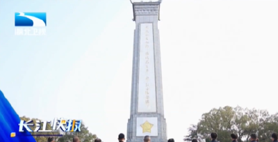 民营企业家志愿者来红安开展祭扫送温暖活动