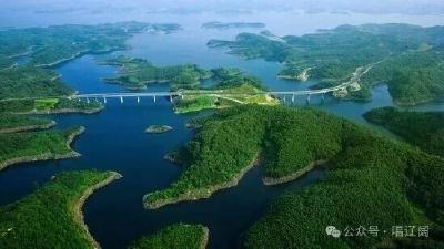 且揽千湖蓝水千湖月