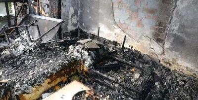 插线板半夜突然起火 安全用电牢记这七点