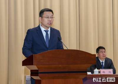长江云新闻推出《2026如何实现产业倍增？荆州市经信局亮成绩、定目标》报道