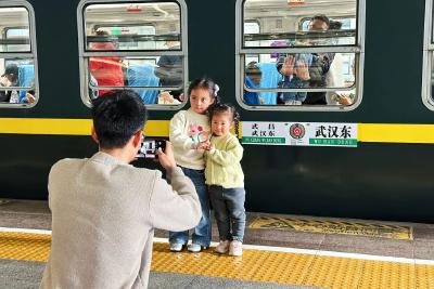 武汉“转圈”的火车凭啥“出圈”？