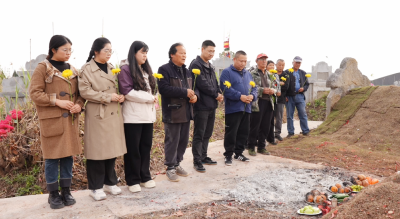 “吴书记那熟悉的喇叭声，再也听不到了”