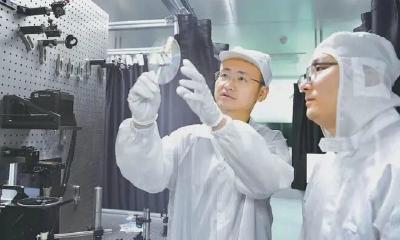 光谷实验室“玻璃硬盘”拿下百万订单，重写数据存储极限