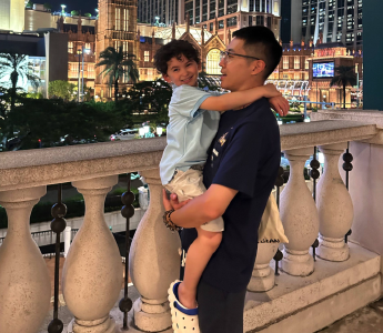 特稿丨班上最会讲武汉话的竟是“洋娃娃”