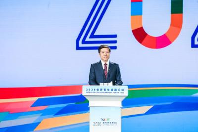 在武汉，雷军给青年的两点忠告，越早知道越好