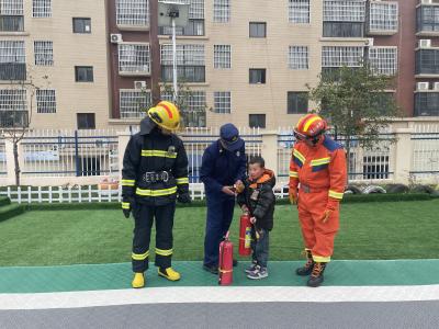 城东幼儿园大河岸园区开展消防活动