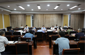 胡广主持召开第十五届县委常委会第...