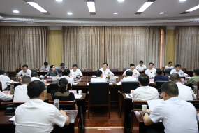胡广主持召开第十五届县委常委会第...