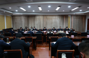 胡广主持召开第十五届县委常委会第...