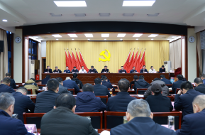 胡广主持召开县委常委班子2025年度...