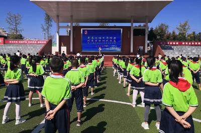 房县天明小学举行主题活动宣传推广普通话