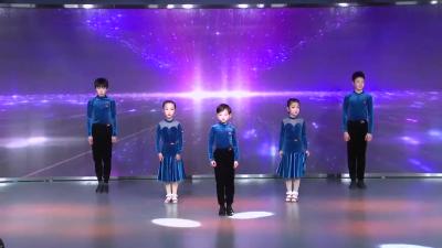 【七彩童年】龙逸精英：蓝精灵
