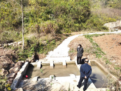 回龙乡：齐谋共建洗衣池 共同缔造谱新篇