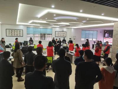 ​融媒体中心：“疫”不容辞 下沉小区 开展返房排查