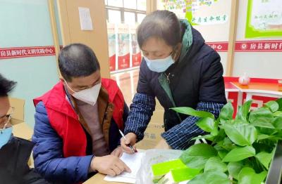 房县“共享药箱”传递冬日温暖