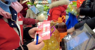 消费券发放催热市场 百姓获得感十足