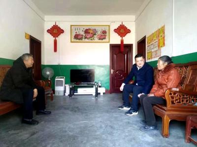 毛宏明到九道乡走访慰问困难党员和群众