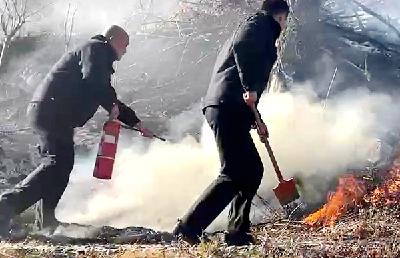 九道派出所：民警变身“消防员” 救火解危难
