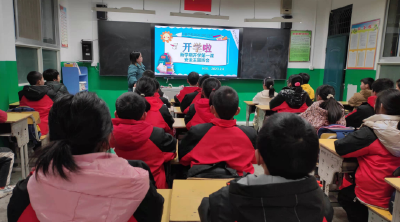 上龛学校：凝心聚力备开学 上好“开学第一课”