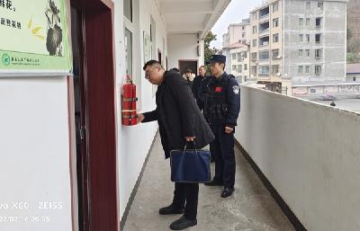 大木厂镇多部门联合检查学校消防安全