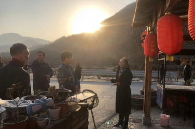 房县考察团赴郧西县考察学习乡村建设工作