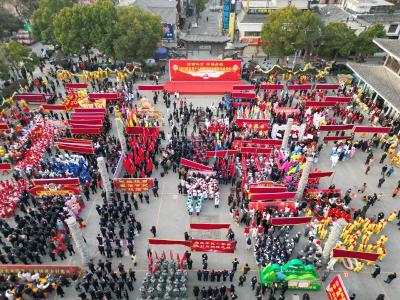 房县：正月十三大巡游 民俗非遗过大年