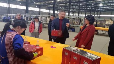 县工商联参加襄阳市十堰商会成立大会并走访考察企业