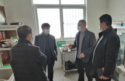 大木厂镇：举行教学点后勤现场会    