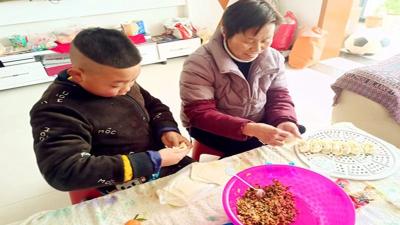 房县东城小学开展“别样妇女节 感恩母亲情”活动