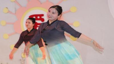 做阳光幼师展巾帼风采——房县幼儿园开展“庆三八”教师舞蹈才艺大赛