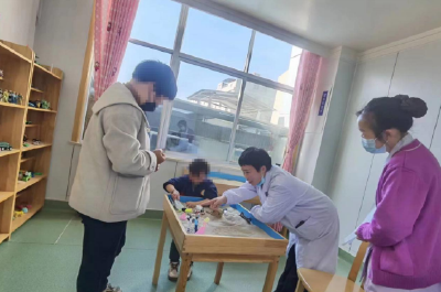 县保健院：开展心理沙盘治疗 一“沙”一世界 一“盘”解心结