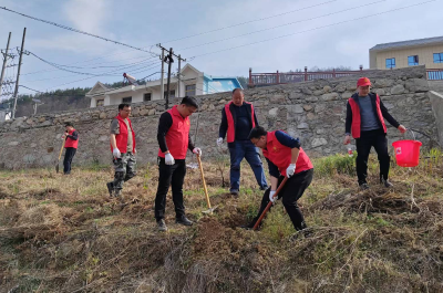 尹吉甫镇：植树添绿共建美好家园