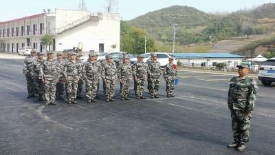 回龙乡：“张富清”老兵志愿服务队接受点验
