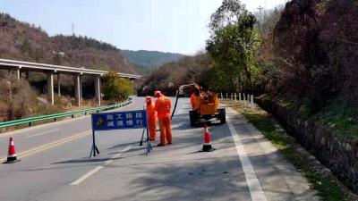 县公路养护中心：道路养护保安全